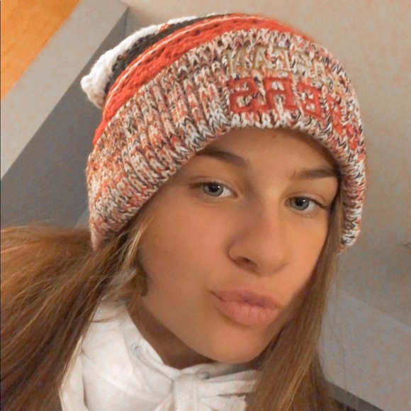 Meet your Posher, Tori - Picture 1 of 1